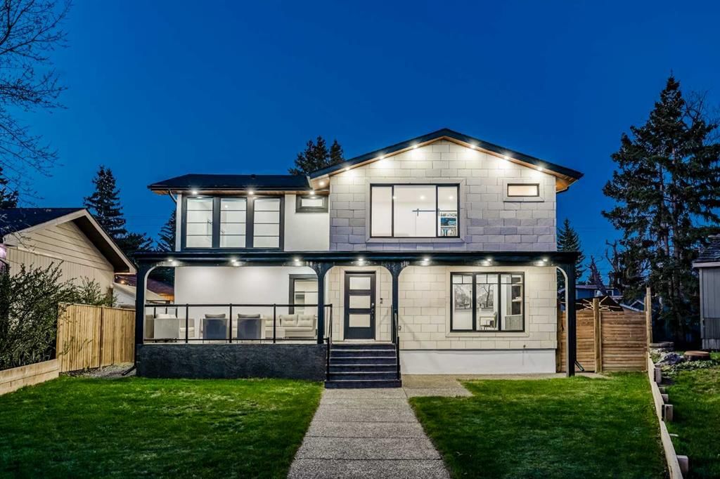 4239 Vauxhall Crescent NW, Calgary — main listing photo