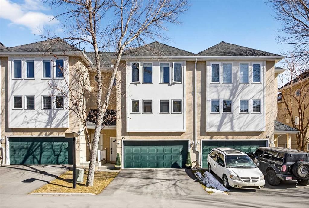 94 Candle Terrace SW, Calgary — photo 2 of 46