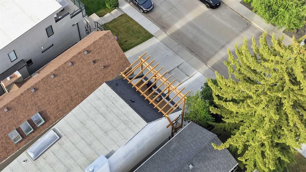 3817 18 Street SW, Calgary — photo 3 of 50