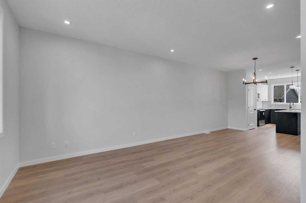 237 Heirloom Way SE, Calgary — photo 2 of 41
