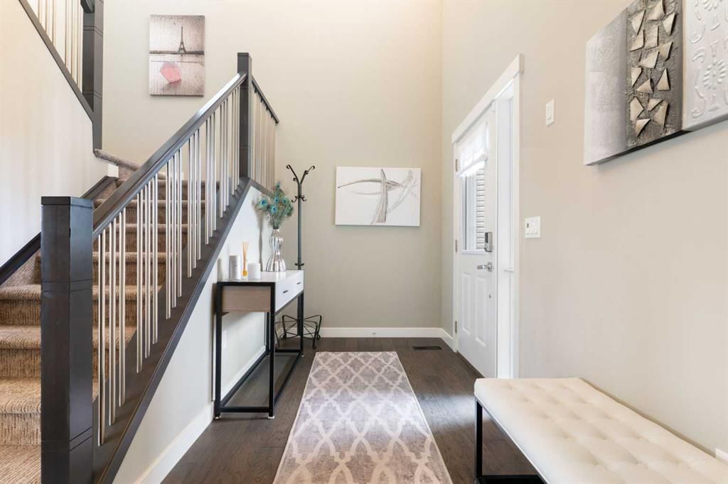 71 Sherview Grove NW, Calgary — photo 2 of 49