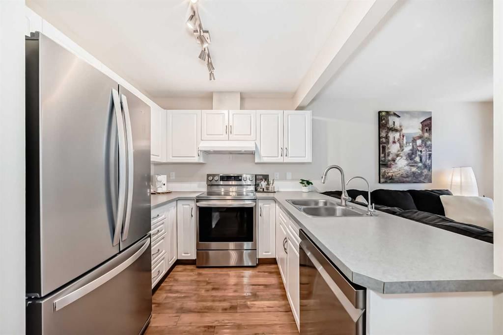103 Everstone Place SW, Calgary — photo 5 of 40