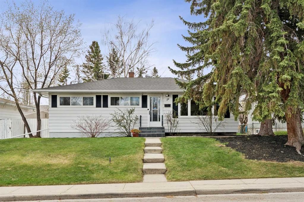 19 Hyslop Drive SW, Calgary — main listing photo