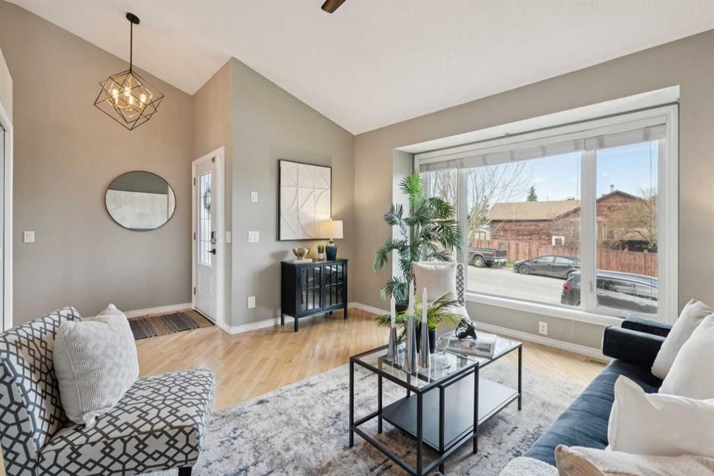 16223 6 Street SW, Calgary — photo 3 of 41