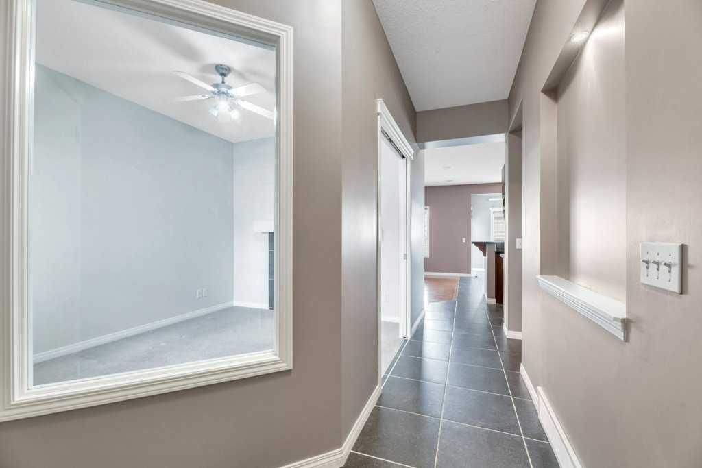 151 Everhollow Way SW, Calgary — photo 4 of 48