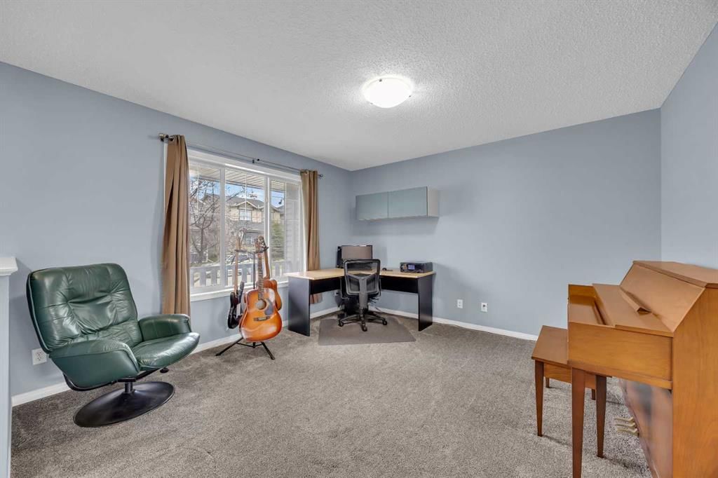 122 Bridlecrest Manor SW, Calgary — photo 5 of 35