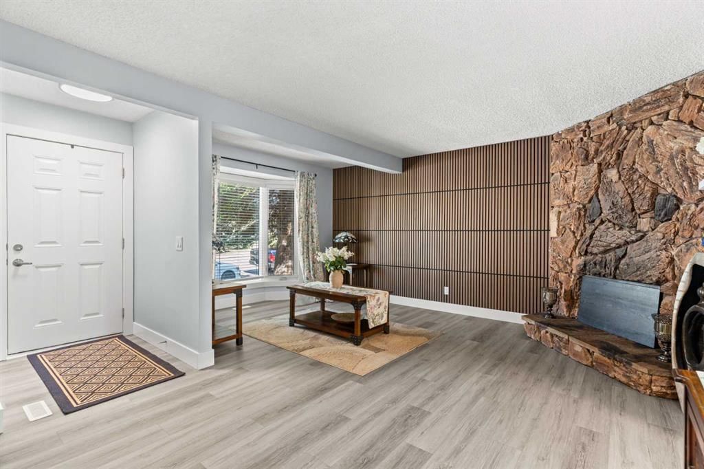 15, 6103 Madigan Drive NE, Calgary — main listing photo