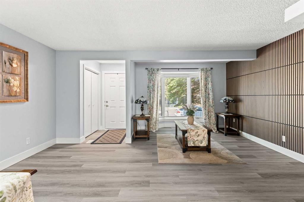 15, 6103 Madigan Drive NE, Calgary — photo 4 of 32