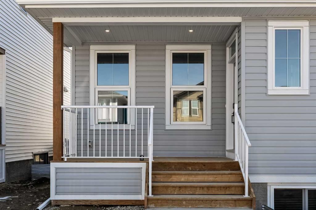 1133 Chinook Gate Bay SW, Airdrie — photo 2 of 44