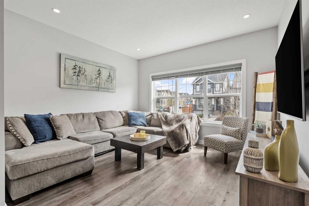 11 Masters Manor SE, Calgary — photo 4 of 45