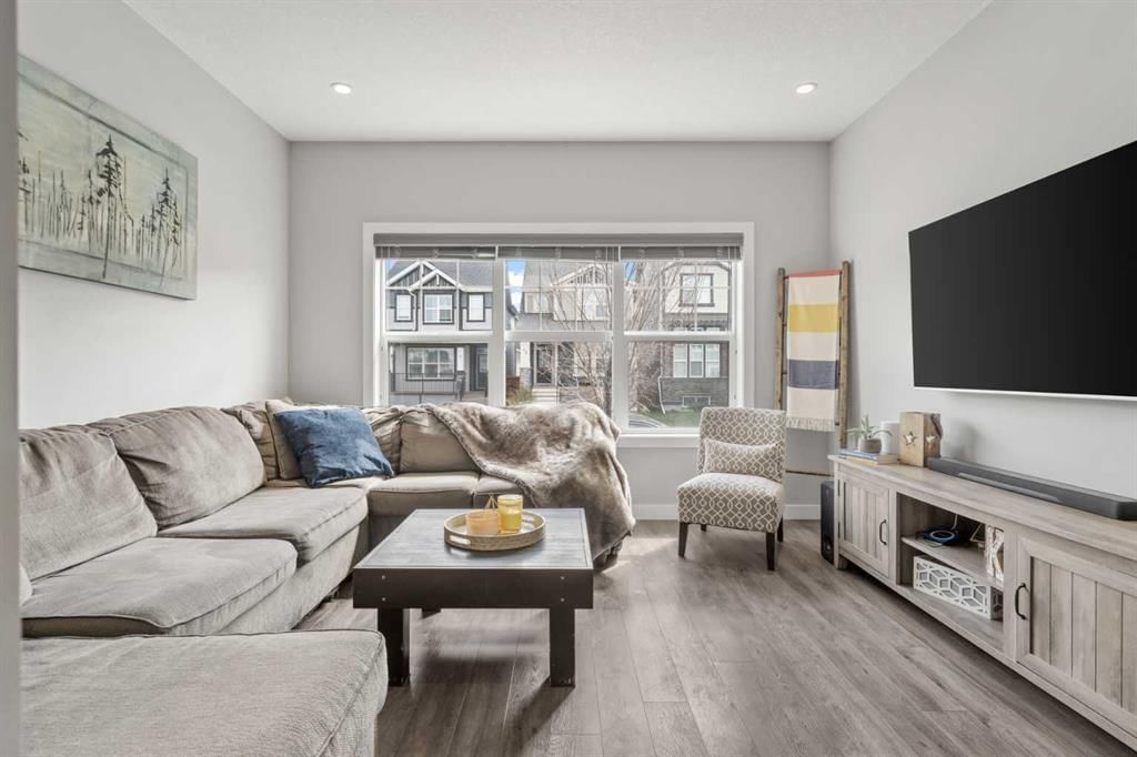 11 Masters Manor SE, Calgary — photo 5 of 45