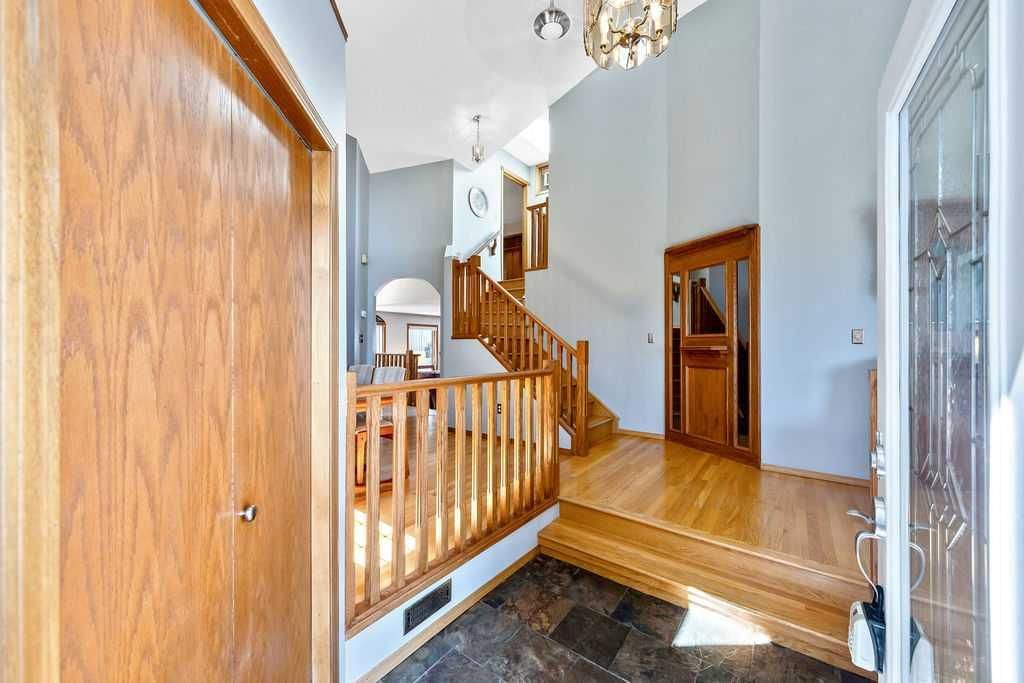 5019 Norris Road NW, Calgary — photo 5 of 47