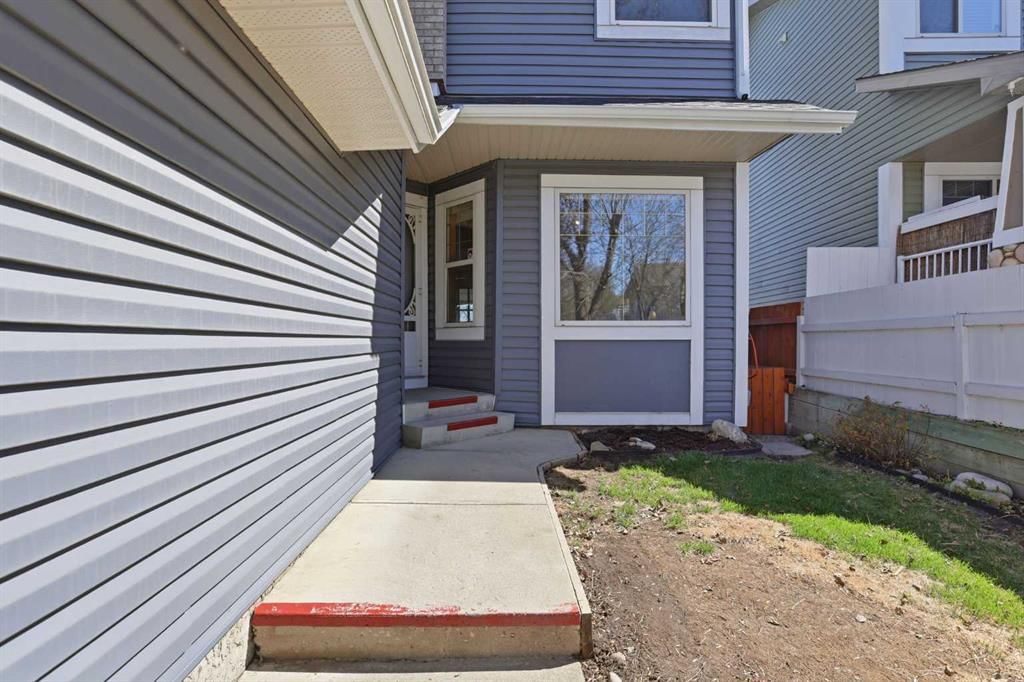 93 Somerglen Park SW, Calgary — photo 3 of 48