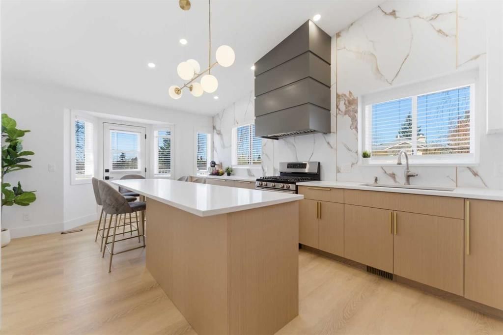 11535 Douglas Woods Rise SE, Calgary — photo 2 of 50