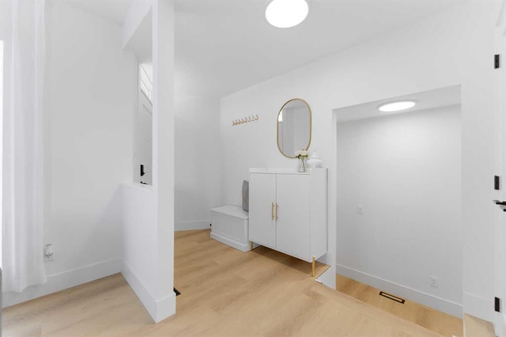 11535 Douglas Woods Rise SE, Calgary — photo 4 of 50