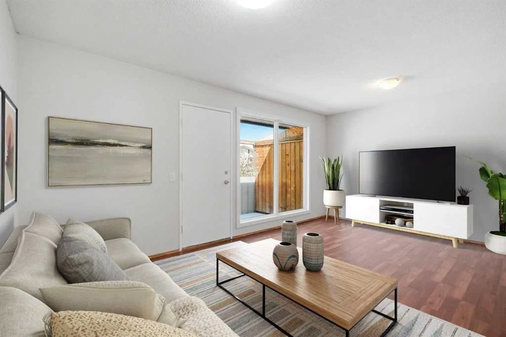 3405 35 Avenue SE, Calgary — photo 3 of 28