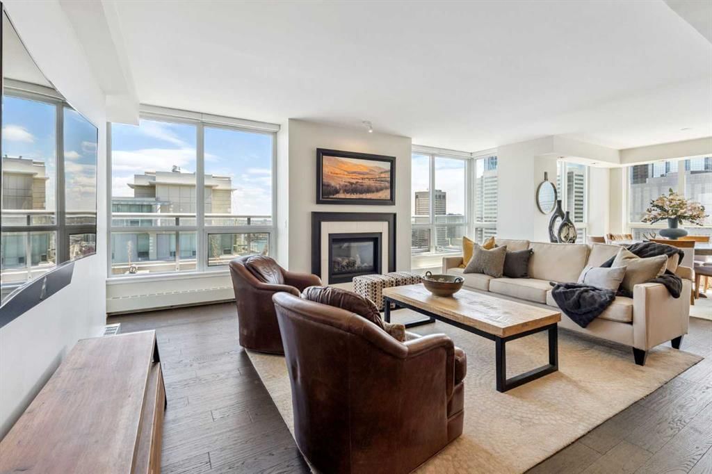 2323, 222 Riverfront Avenue SW, Calgary — photo 2 of 33