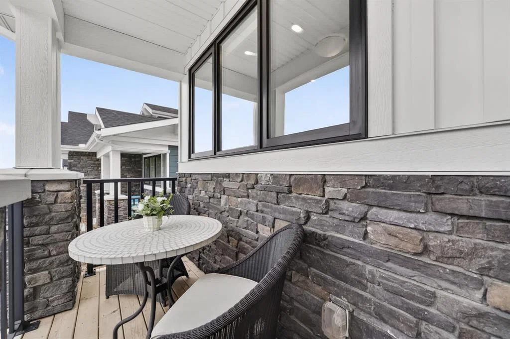 46 Crestridge Bay SW, Calgary — photo 5 of 45