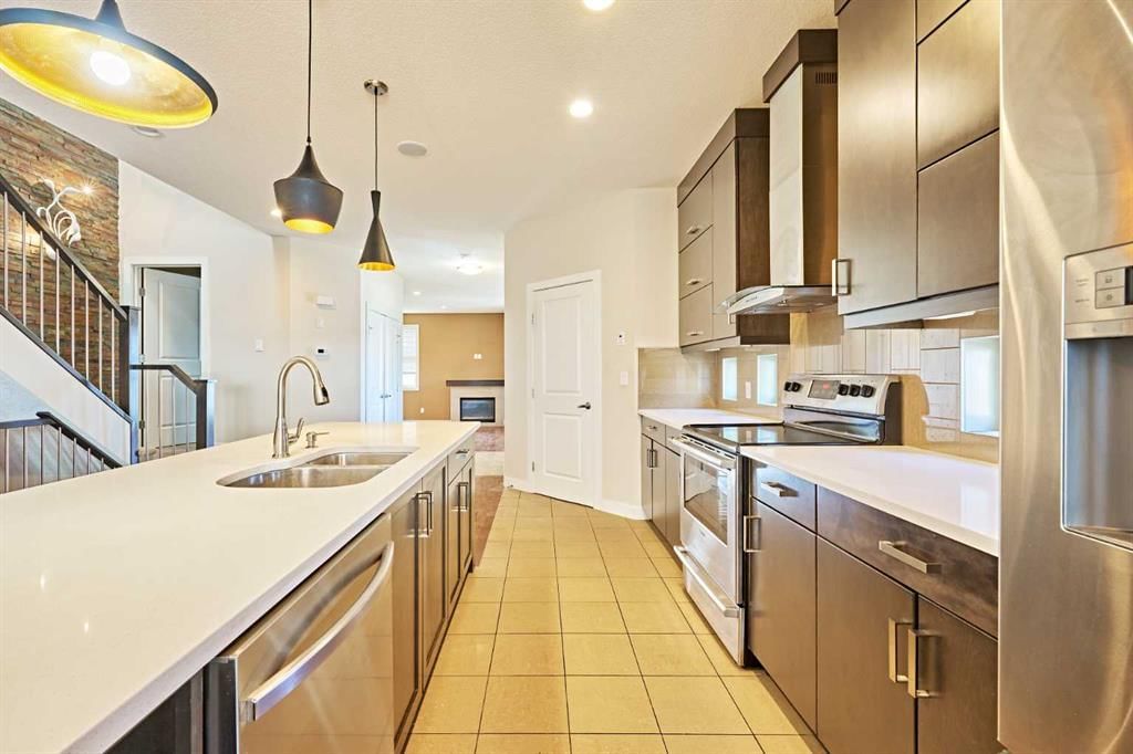 1840 Westmount Road NW, Calgary — photo 4 of 44