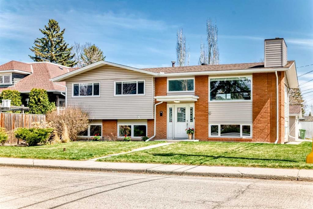 2212 4 Street NE, Calgary — main listing photo