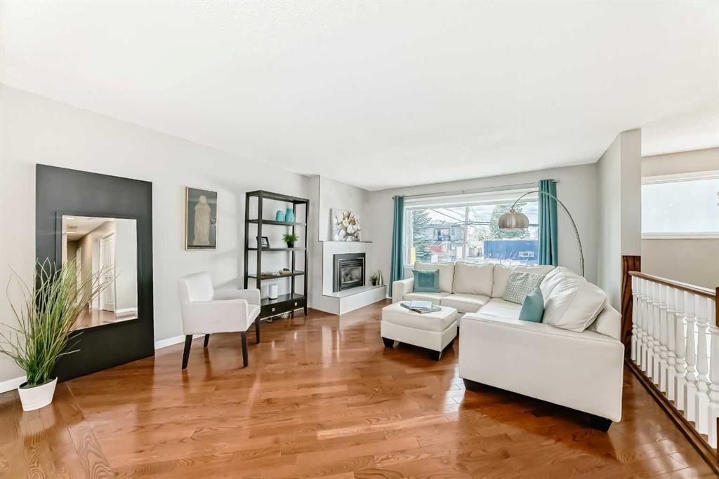 2212 4 Street NE, Calgary — photo 4 of 50