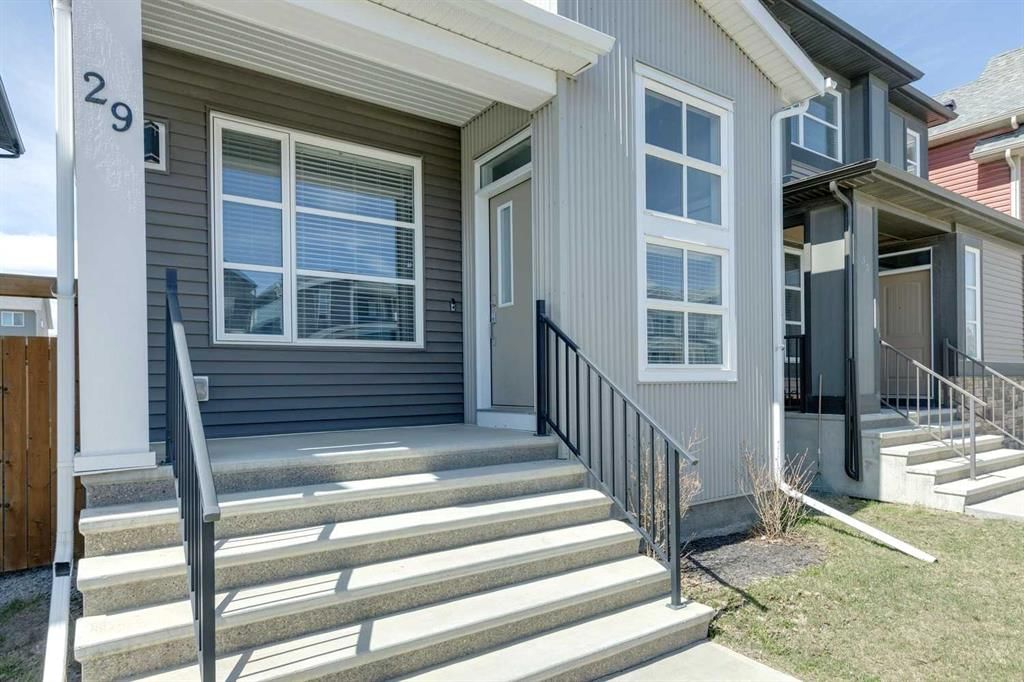 29 Howse Row NE, Calgary — photo 2 of 42