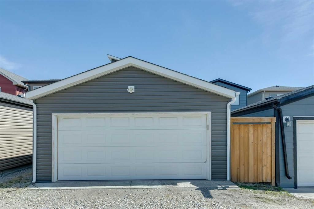 29 Howse Row NE, Calgary — photo 5 of 42