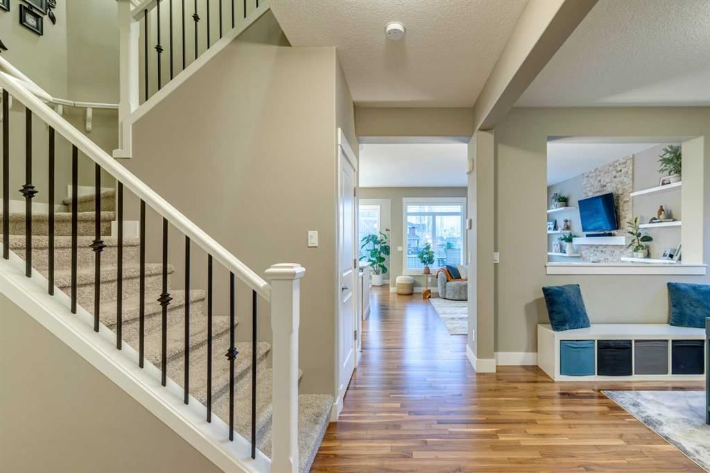 490 Mahogany Manor SE, Calgary — photo 5 of 50