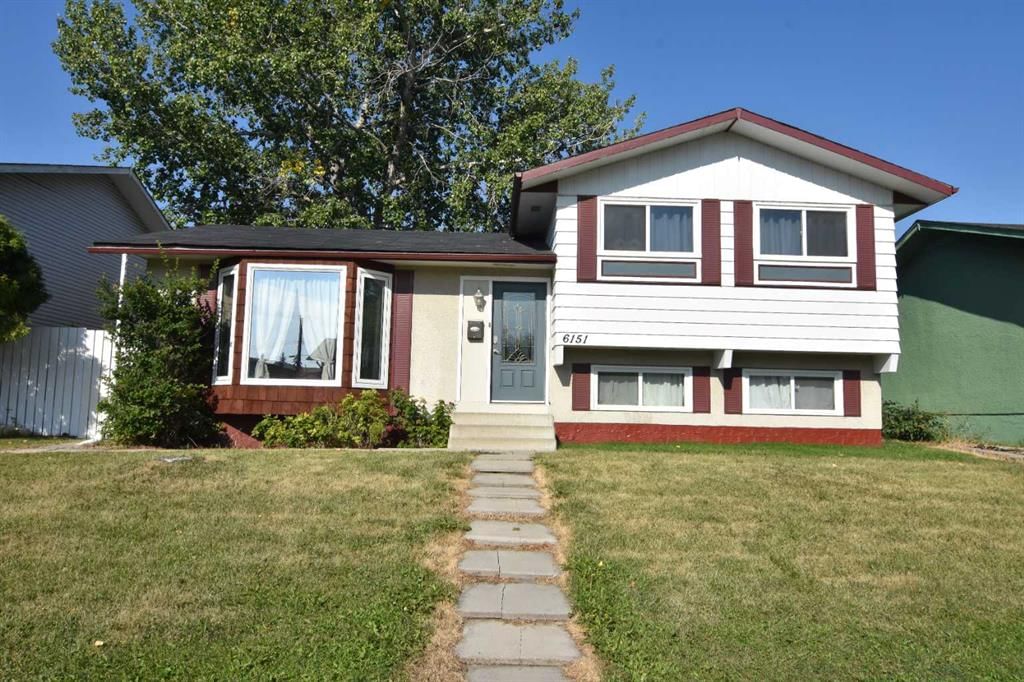 6151 Penworth Road SE, Calgary — photo 2 of 43