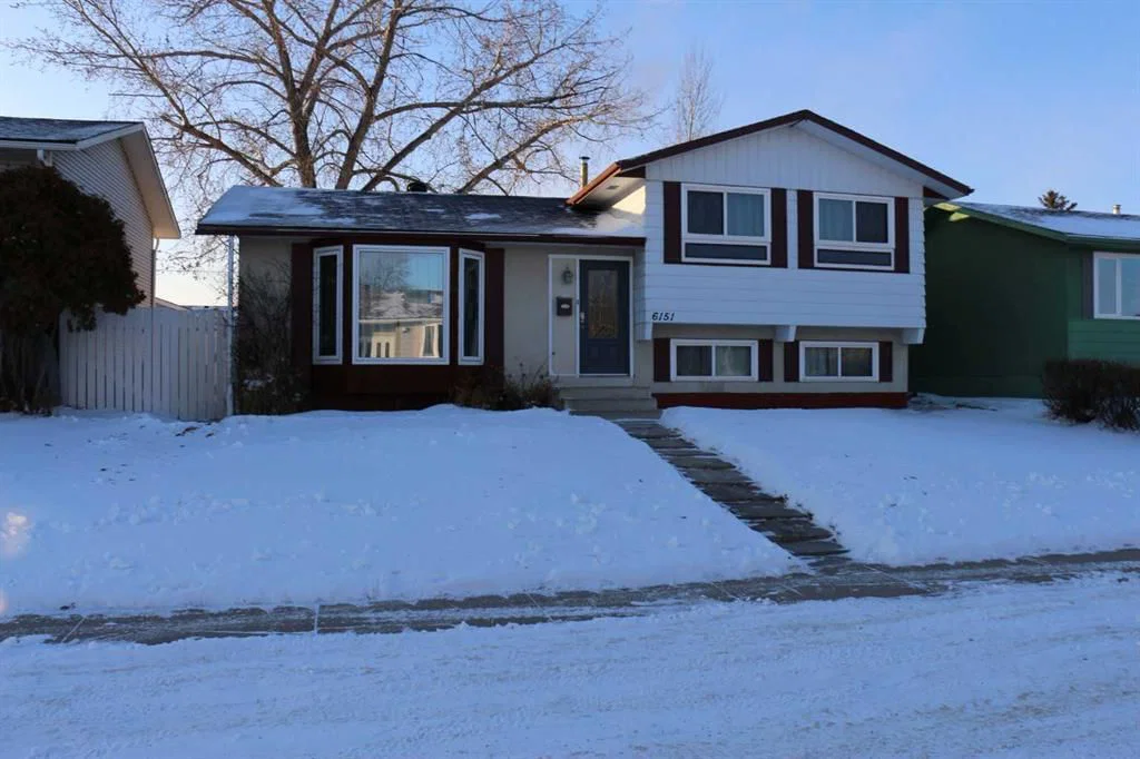6151 Penworth Road SE, Calgary — photo 3 of 43