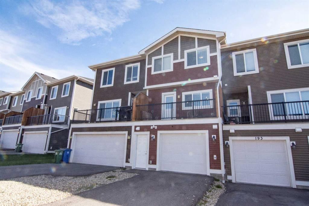197 Sundown Road, Cochrane — photo 4 of 27