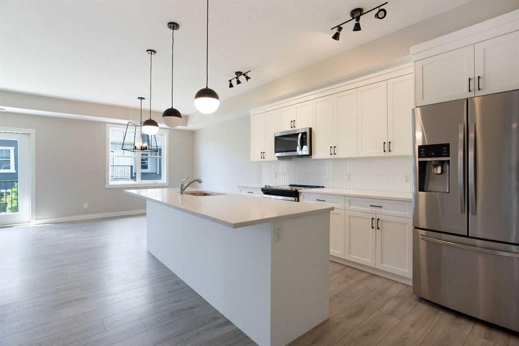 607 Cranbrook Walk SE, Calgary — photo 5 of 46