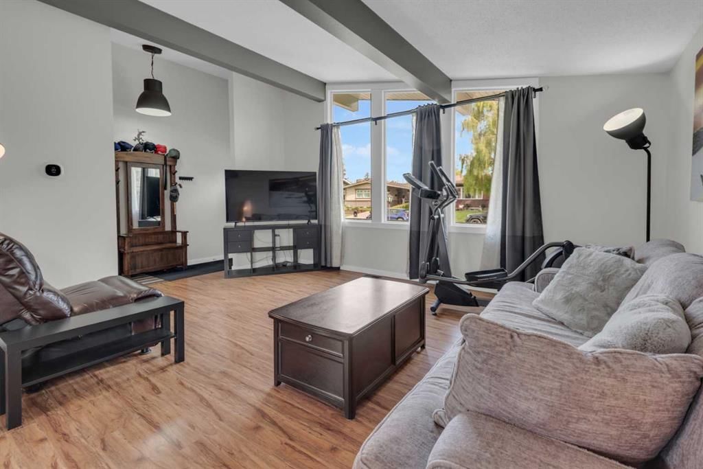 331 96 Avenue SE, Calgary — photo 2 of 34