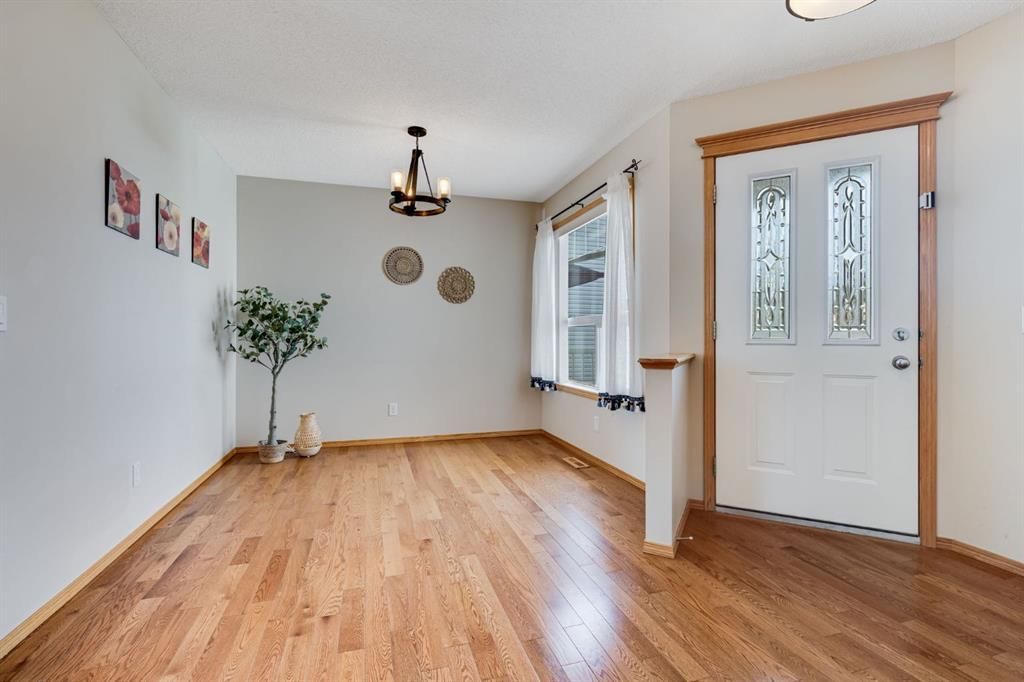281 Bridlemeadows Common SW, Calgary — photo 2 of 48