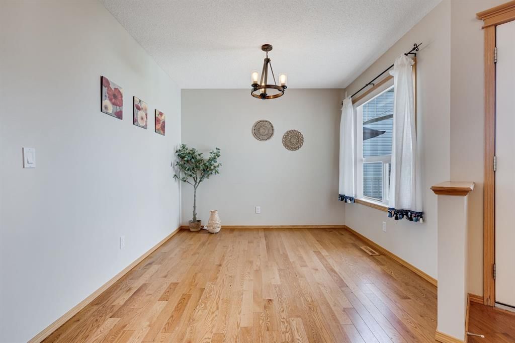 281 Bridlemeadows Common SW, Calgary — photo 4 of 48