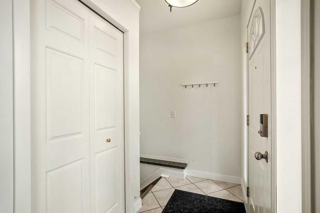 144 Covewood Close NE, Calgary — photo 3 of 27