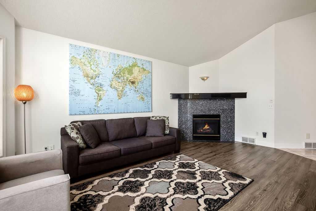 144 Covewood Close NE, Calgary — photo 4 of 27