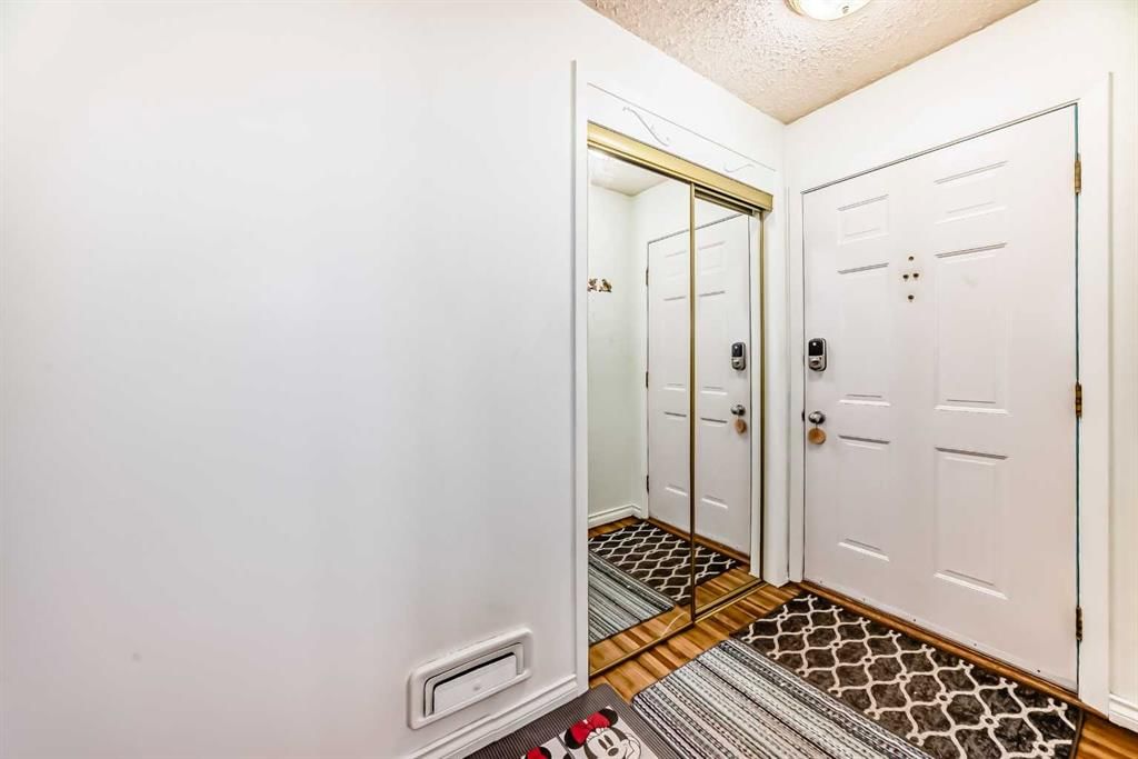 2215 37 Street SW, Calgary — photo 2 of 50