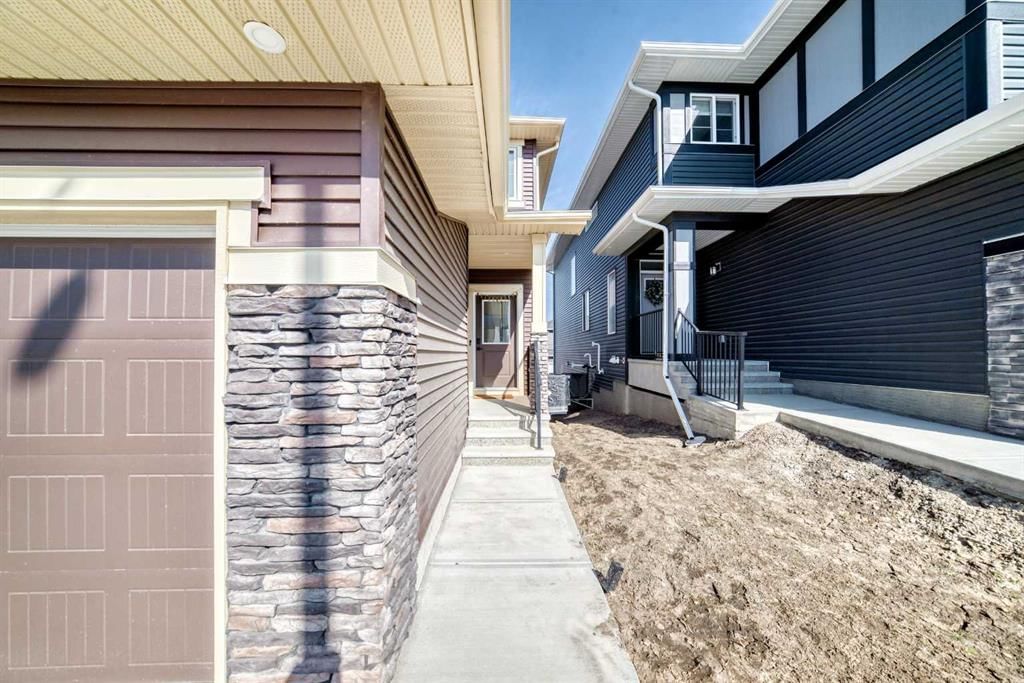 287 Amblehurst Way NW, Calgary — photo 3 of 50