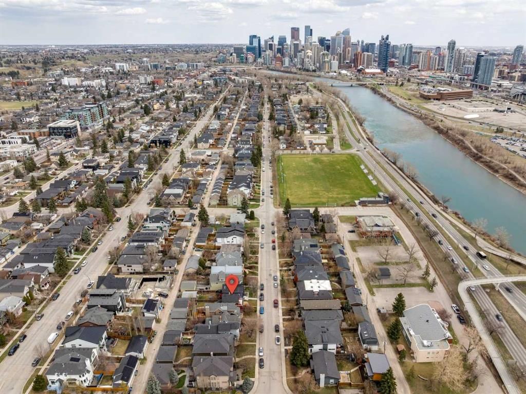 2128 Broadview Road NW, Calgary — photo 2 of 49