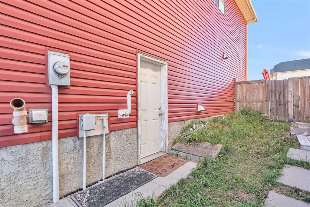 61 Taralake Street NE, Calgary — photo 3 of 36
