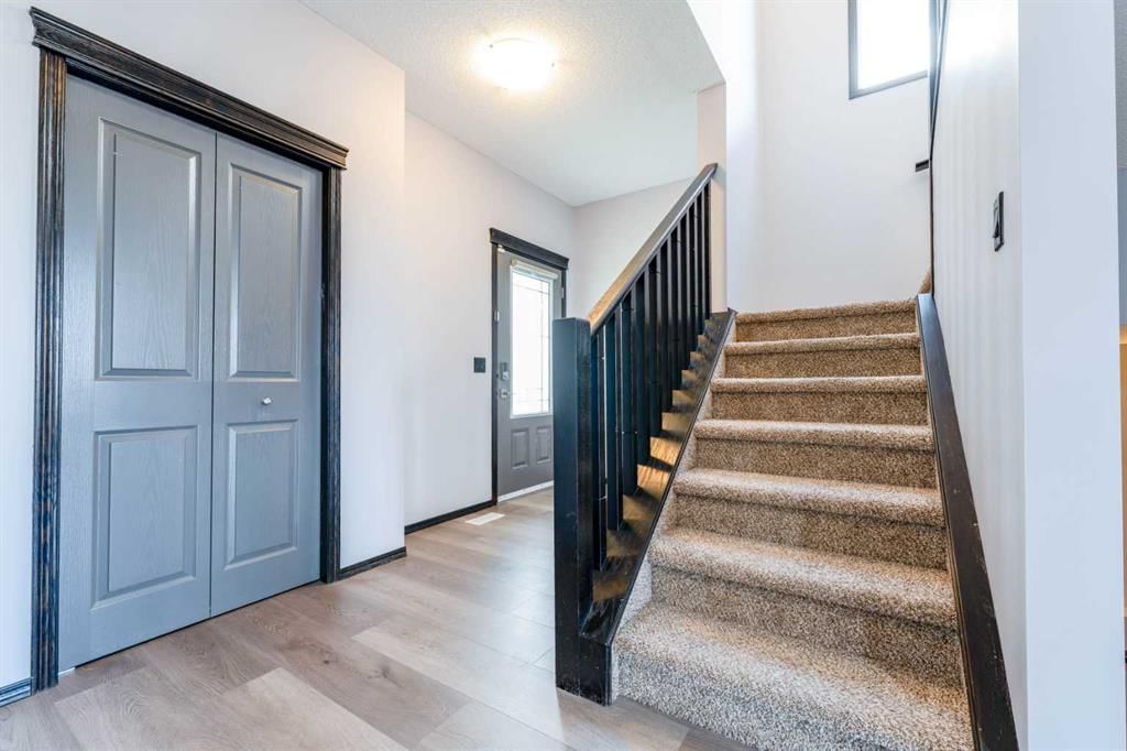 277 Panora Way NW, Calgary — photo 3 of 50