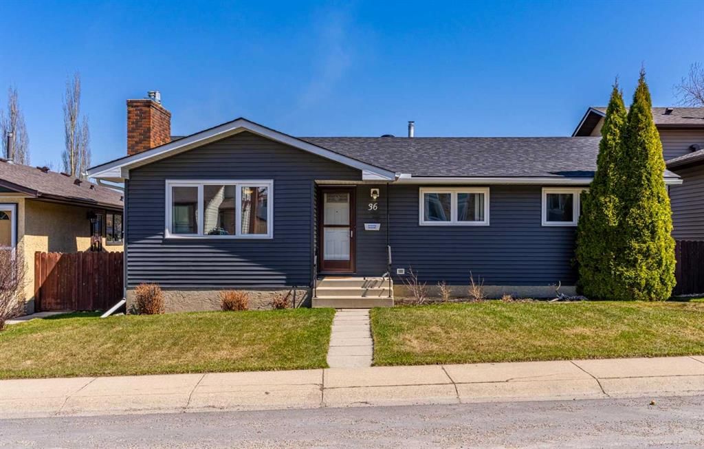 36 Bearberry Crescent NW, Calgary — photo 2 of 33