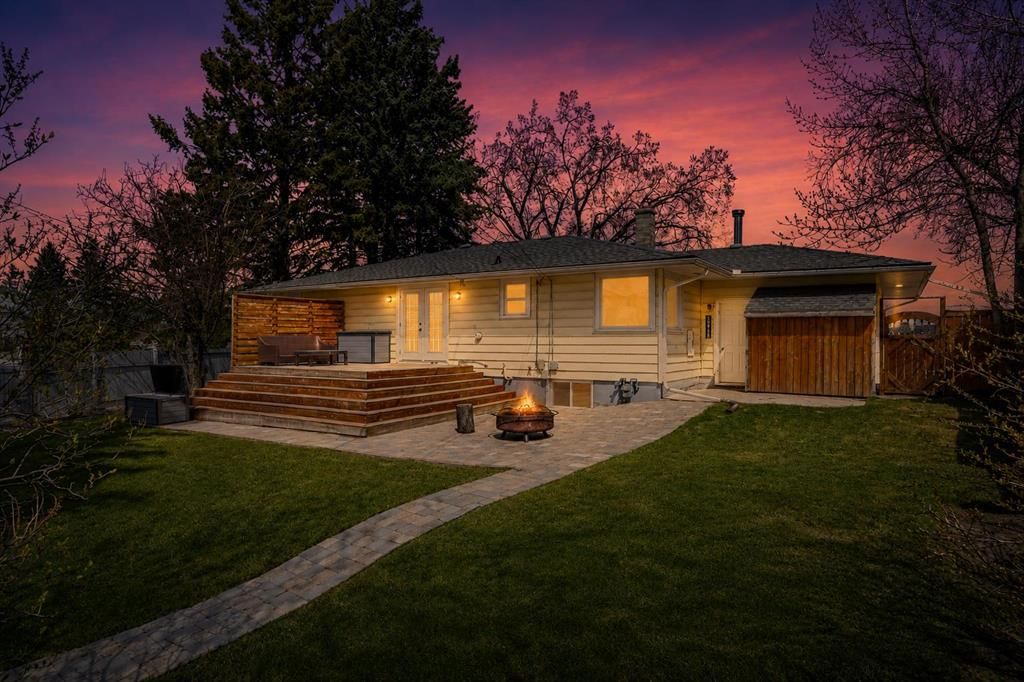 3003 25 Street SW, Calgary — main listing photo
