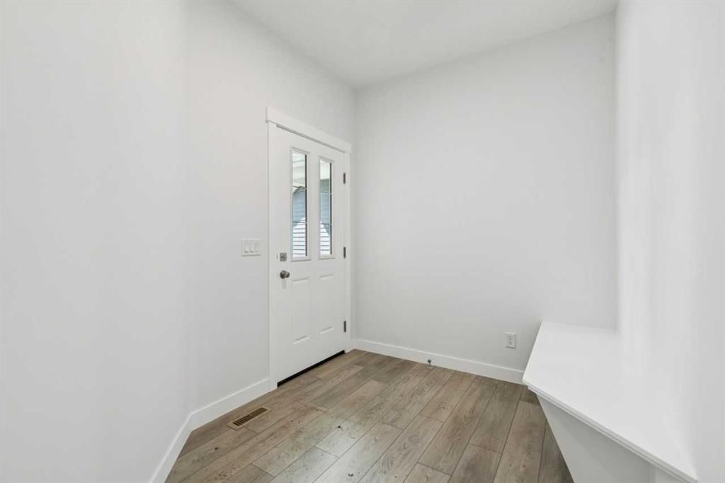 458 Hotchkiss Manor SE, Calgary — photo 3 of 43