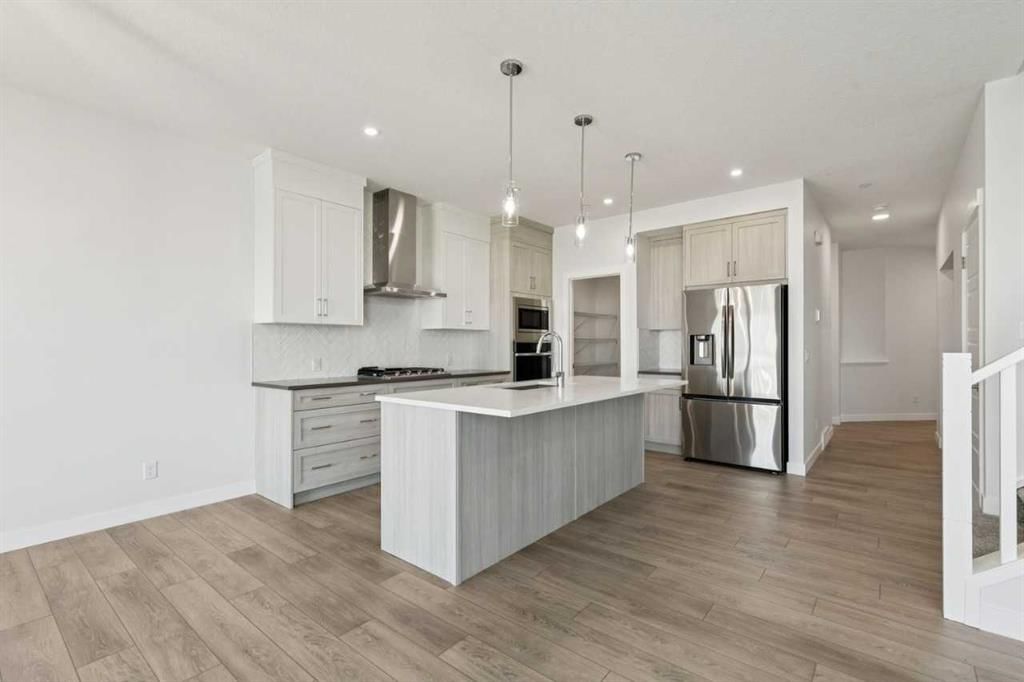 458 Hotchkiss Manor SE, Calgary — photo 5 of 43