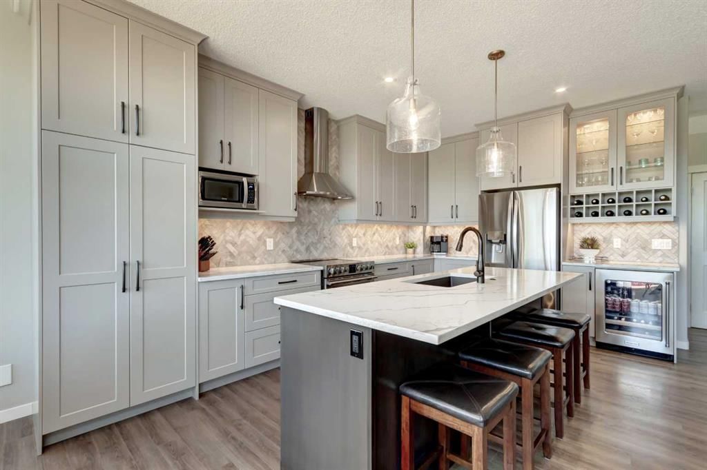 143 Cougarstone Court SW, Calgary — photo 4 of 39