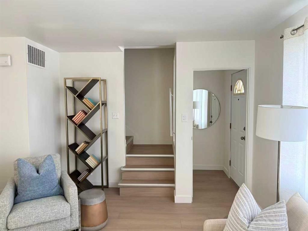 619 Merrill Drive NE, Calgary — photo 4 of 36