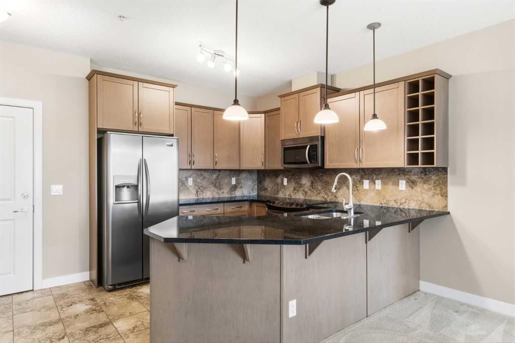 228, 35 Aspenmont Heights SW, Calgary — photo 5 of 24
