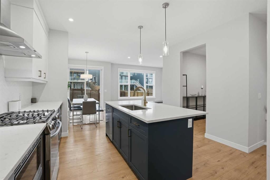 61 Calhoun Crescent NE, Calgary — photo 4 of 38